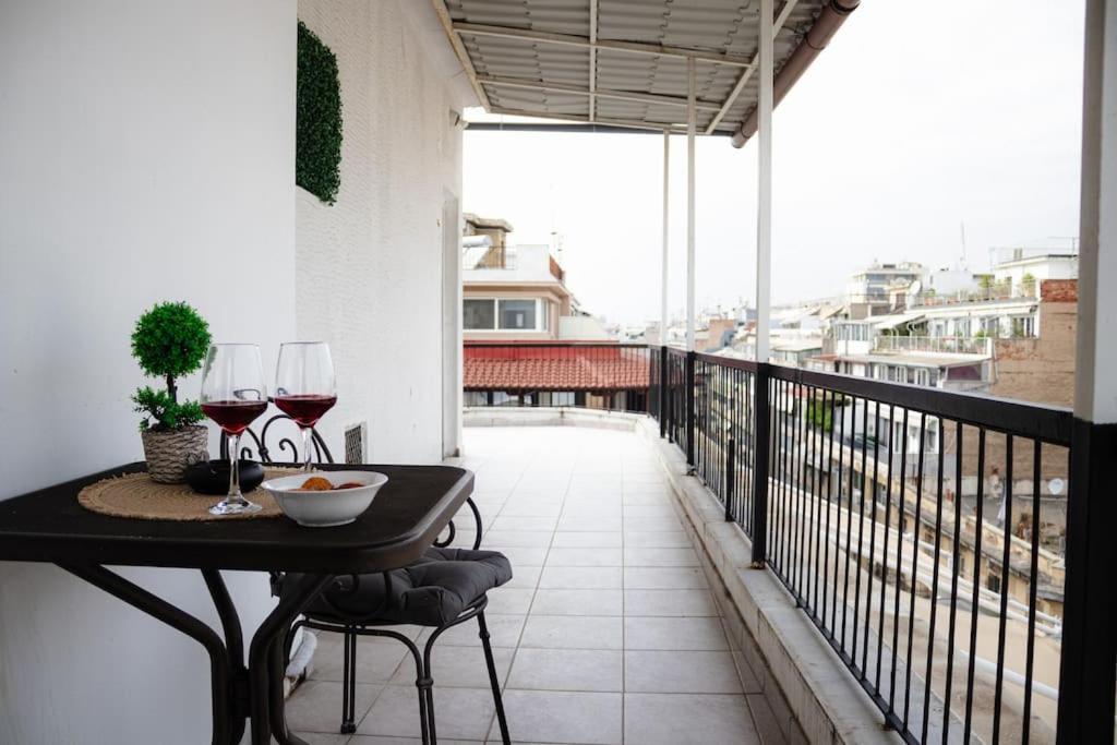 Bedcity Apartment In The Center Of เทสซาโลนิกิ ภายนอก รูปภาพ